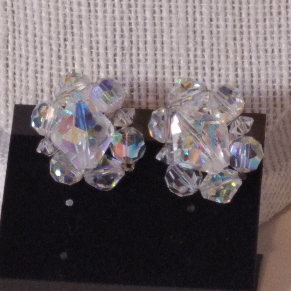 Pretty Vintage,Clip on,Aurora Borealis,Facet Cut Beaded Earrings